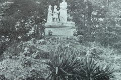 Parc de la Salette; La Sainte Montagne ici en 1895.